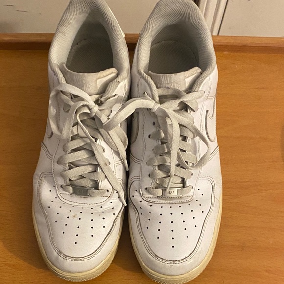 Men’s Size 12 Nike AF 1 White Sneakers - Picture 5 of 8